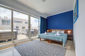 Lägenhet (3 Bedrooms) | 3 sovrum, arbetsyta för laptop och strykjärn/strykbräda