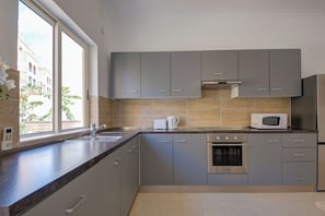 Kühlschrank, Ofen, Geschirrspüler