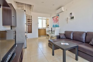 Living area - Stunning City Views Sliema Duplex Penthouse (Sliema)