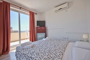 Room - Stunning City Views Sliema Duplex Penthouse (Sliema)