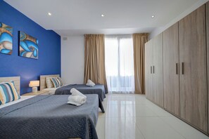 Room - Sliema Sunny 3-bedroom Penthouse With Jacuzzi (Sliema)