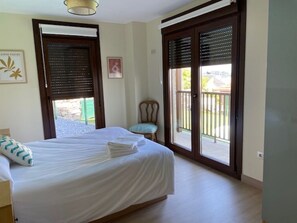 Room - Vrbo Property (Baiona)