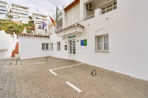 Exterior - Apartment 'N6' with Shared Pool, Wi-Fi, and Air Conditioning (Nerja)