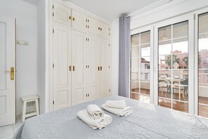 2 chambres, fer et planche à repasser, Wi-Fi, draps fournis