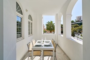 تناول الطعام