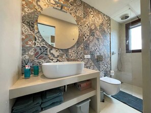 Shower, hair dryer, bidet, towels - Charming 2-bedroom villa with AC in beautiful Sicilia (Sicilia)