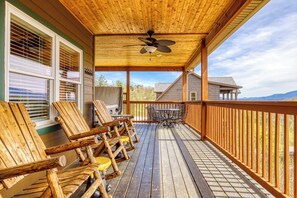 Terrace/patio - Beartastic Mountain View Lodge, Game Room, Hot Tub! (Gatlinburg)