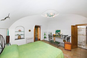 Apartment, 1 Bedroom | Living room - Terrazza con Vista Mozzafiato sul Mare a Positano (Positano)