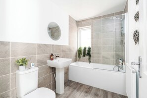 Shower - 59 Eagle Drive (Grimsby)