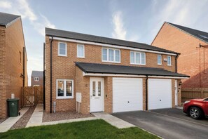 Exterior - 59 Eagle Drive (Grimsby)