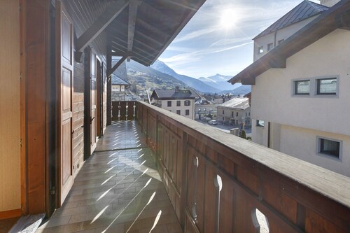 Apartment '3' with Mountain View, Shared Garden and Wi-Fi