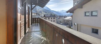 Apartment '3' with Mountain View, Shared Garden and Wi-Fi