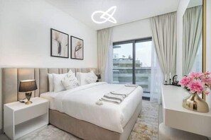 Luxury Apartment, City View | Egyptian cotton sheets, premium bedding, in-room safe - Vogue | Sobha Hartland close to Downtown Dubai Mall | Burj Khalifa (Dubai)