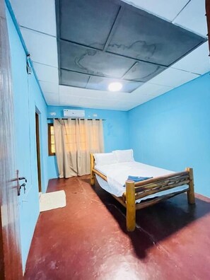 Family Twin Room, Patio, Garden View | Interior - Bush Beach backpackers (Vilanculos)