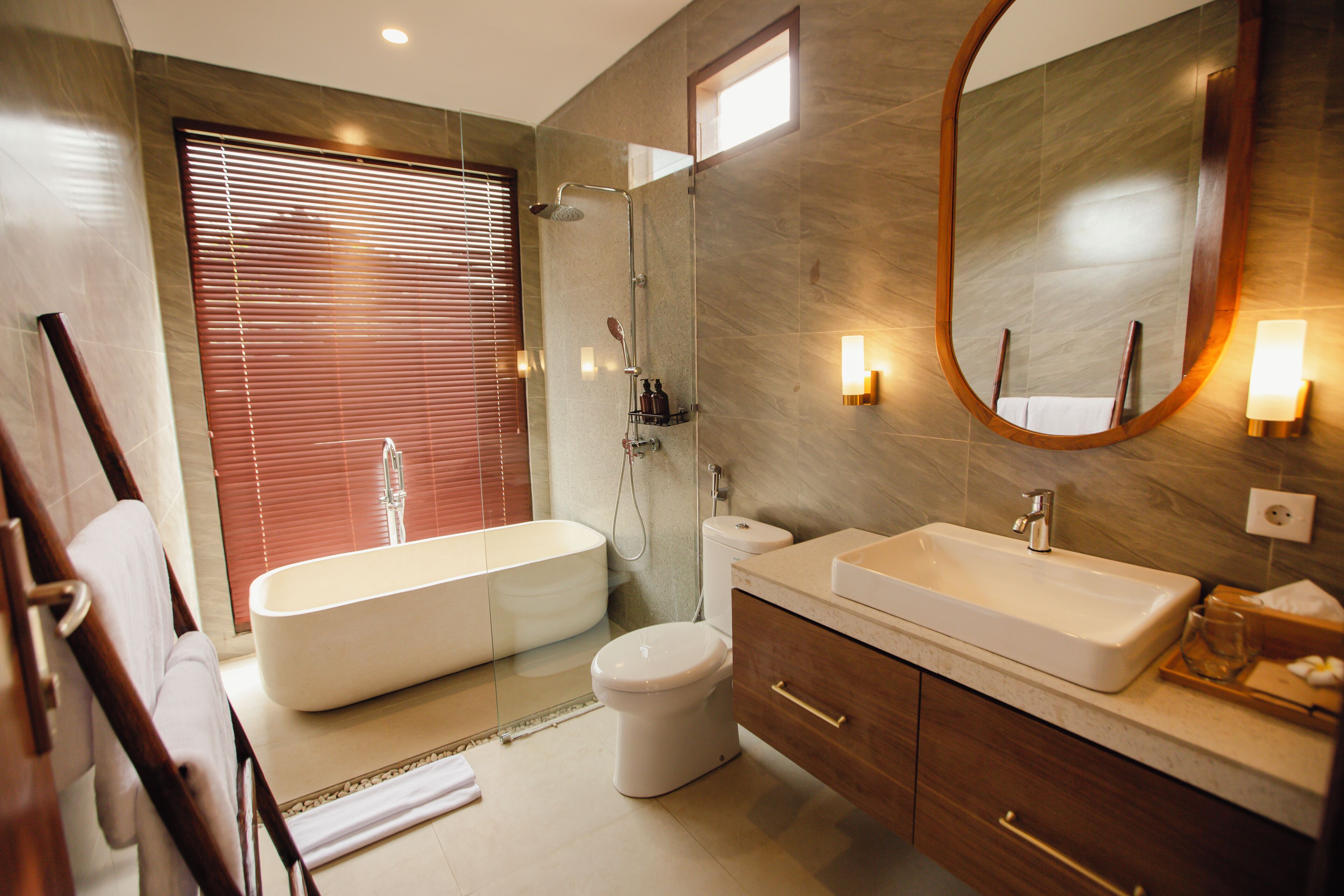 Deluxe Villa, Pool View | Bathroom