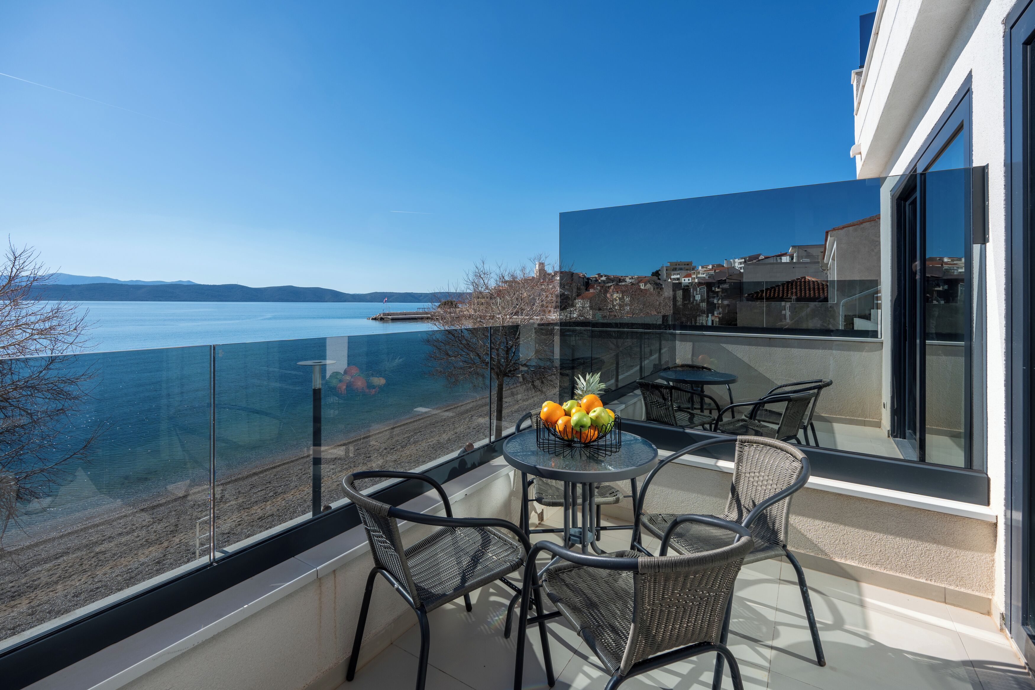 Studio Confort, vue sur la mer | Restauration en plein air