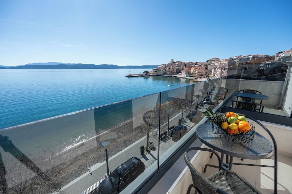 Exclusive Studio Suite, Sea View | Outdoor dining