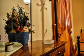 Studio - Mainades Studio - Evrypyli Serene Escape in Andros (Andros)