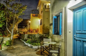 Studio - Mainades Studio - Evrypyli Serene Escape in Andros (Andros)