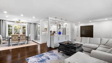 House | 3 bedrooms, high-speed internet