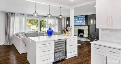 Casa 22 Luxury Modern 3BD 2BA Home in Skokie