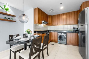 Apartment - Free Housekeeping Visits During Your Stay - Stayshort - Modern 2BR in Dubai Marina That Sleeps 6 (Dubai)