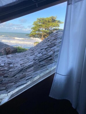 Deluxe Triple Room, Partial Sea View | Interior - Beach House NATUREZA (ITACARE)