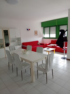 Dining - House Zita in the town (Lucca)