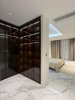 Chambre Deluxe double, balcon, vue sur la plage | Coffre-fort, rideaux d’obscurcissement, système d’insonorisation