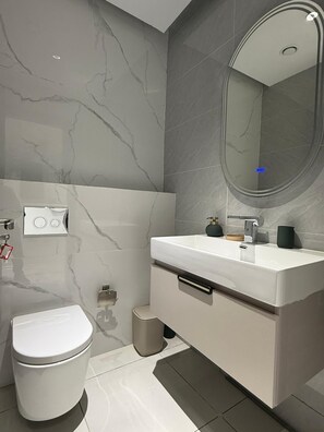 Chambre Double Deluxe, balcon, vue plage | Salle de bain