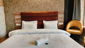 Chambre Deluxe double, balcon, vue sur la montagne | Accès au Wi-Fi (inclus), literie fournie