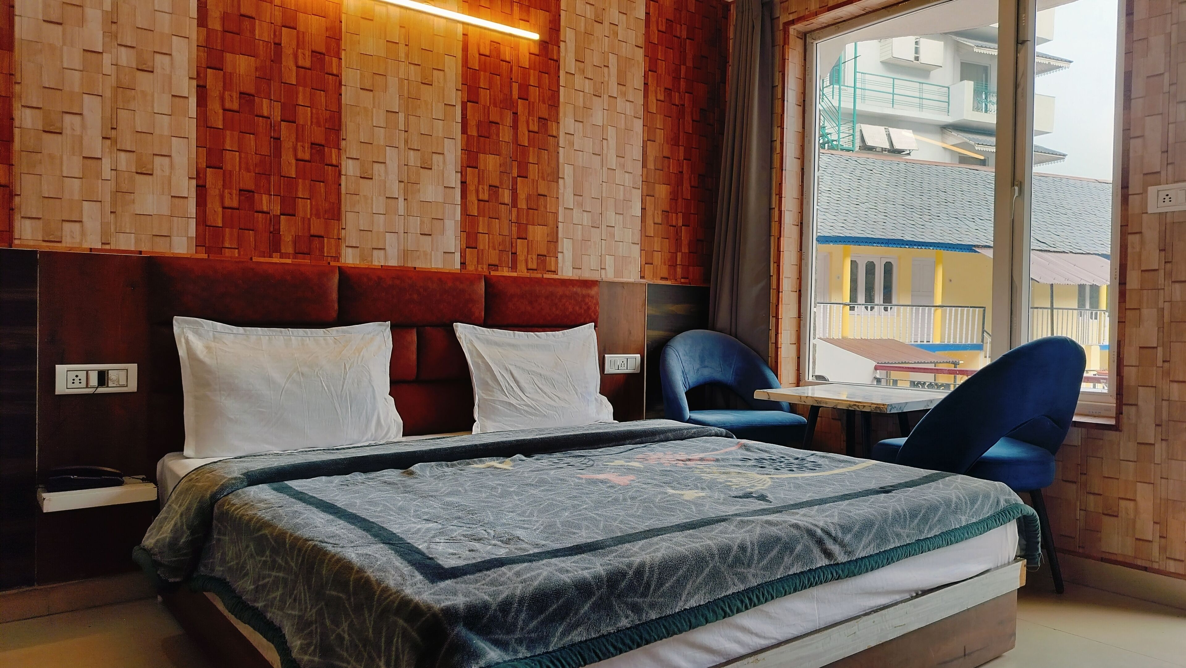 Standard Double Room, Balcony, Mountain View