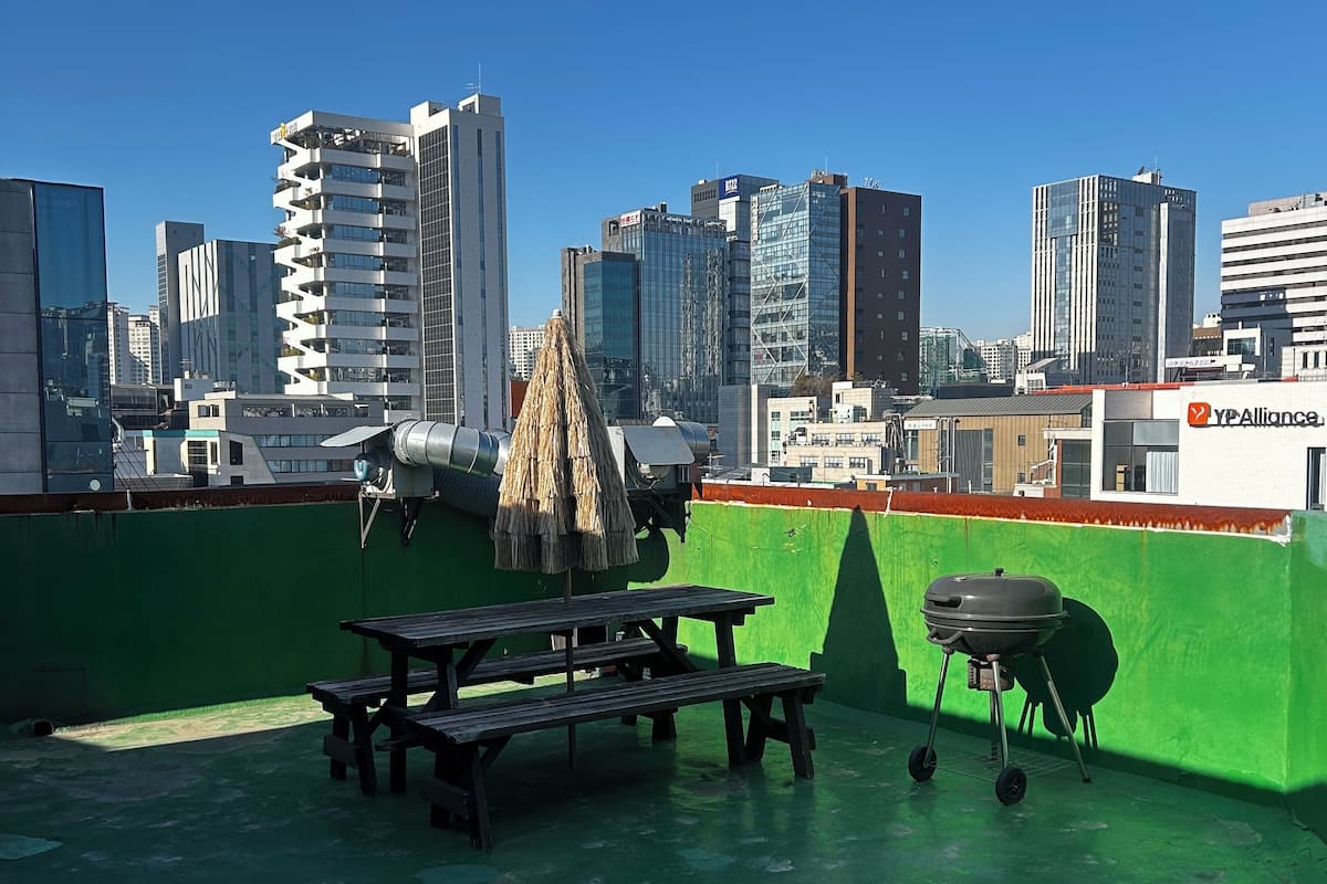 ベーシック スタジオ パークビュー | 屋外ダイニングエリア