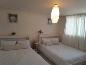 Blackout drapes, soundproofing, iron/ironing board, free WiFi - Gangnam Style Village (Seoul)