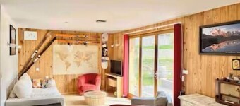 House Lidamellia-10pers.+ Jacuzzi- Large garden- Parking