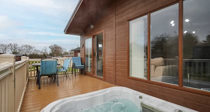 Host Stay Rowan Lodge