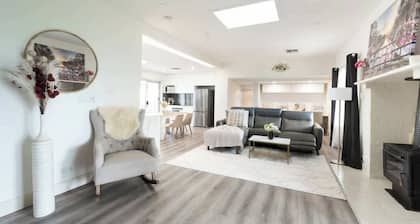 5BR Family Retreat Spa, Sauna, Gym Miranda sleep 12 Cronulla beach free parking