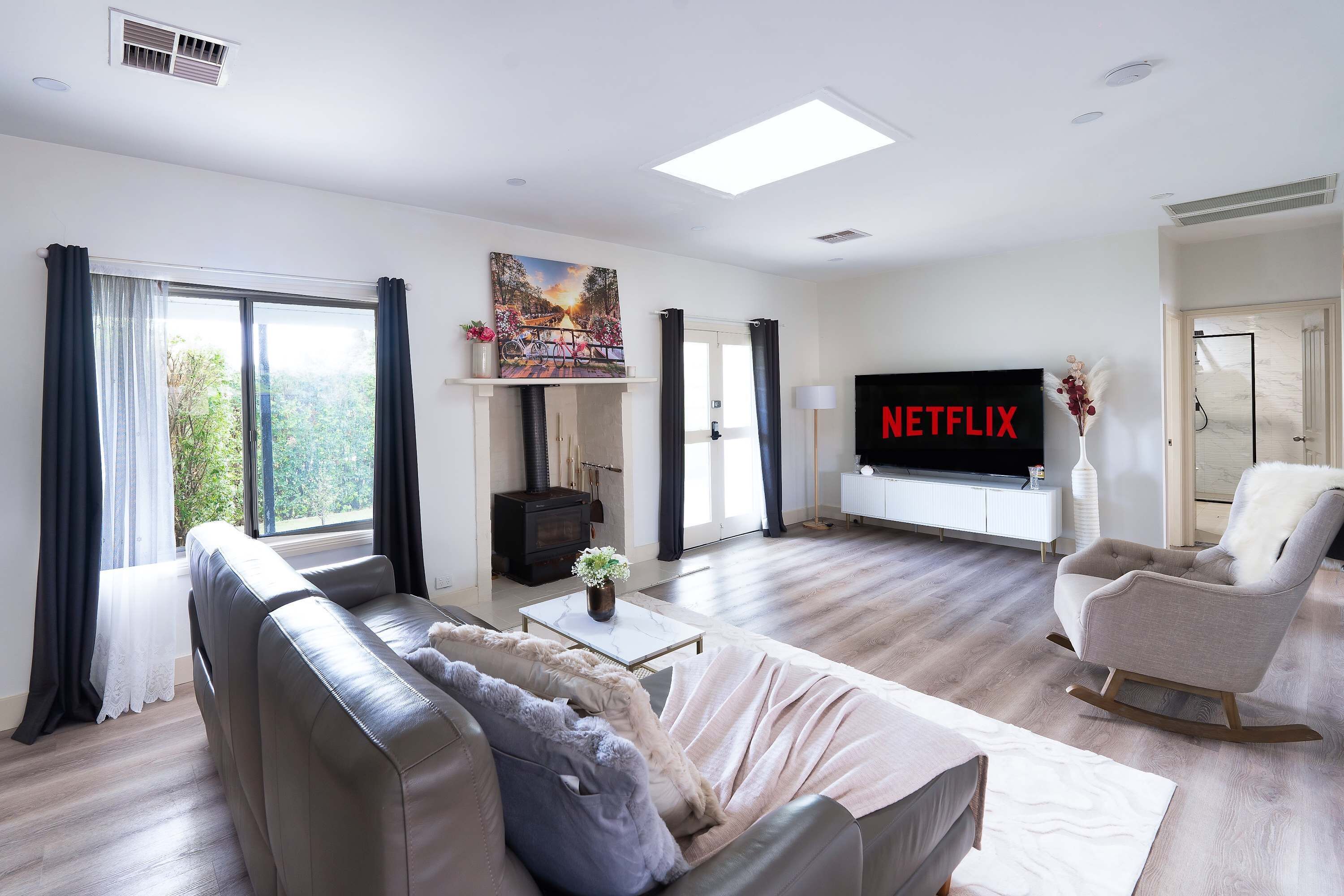 Smart TV, offices