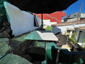 Outdoor dining - Vrbo Property (Baiona)