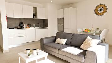 Family Apartment, 2 Bedrooms, Balcony (A Sunny Seaview In Central Sliema) | Living area