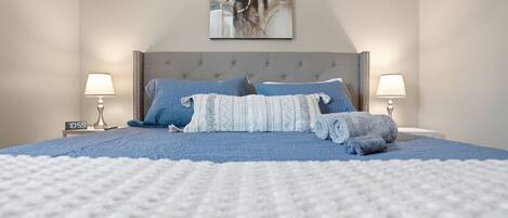 2 bedrooms, desk, iron/ironing board, travel cot