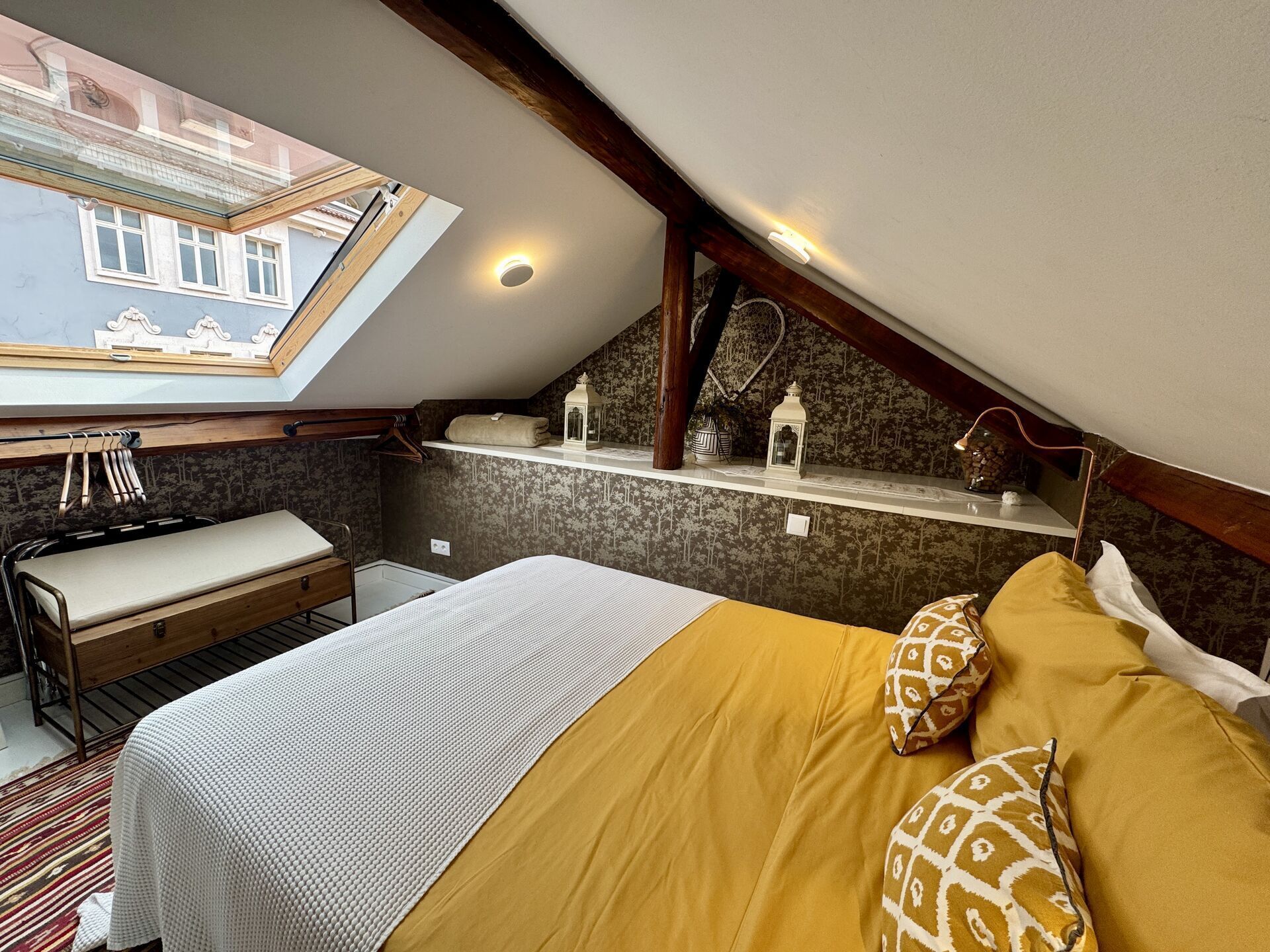 1 bedroom, iron/ironing board, internet