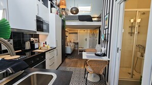 Fridge, microwave, oven, stovetop - Feel cool in Studio 6 (Lisboa)