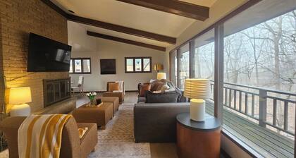 Serene 4-bedroom house with brook and forest in charming Racine