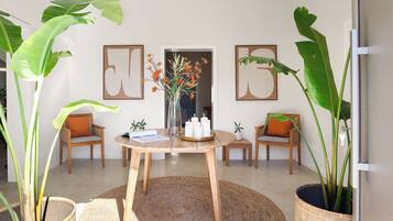 House, 3 Bedrooms, Beachfront | Interior