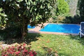 A heated pool - GuestHost - Stunning ground floor apartment in a modern villa, perfect for up to 5 people.Immersed in a charming garden with pine forest and swimming pool, the accommodation is located in a quiet residential area equipped with all services, a short dista (Ferrara)