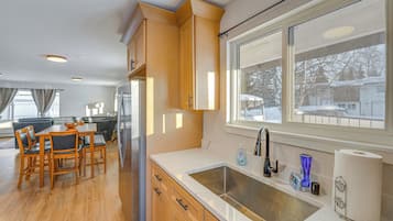 House (2 Bedrooms) | Interior