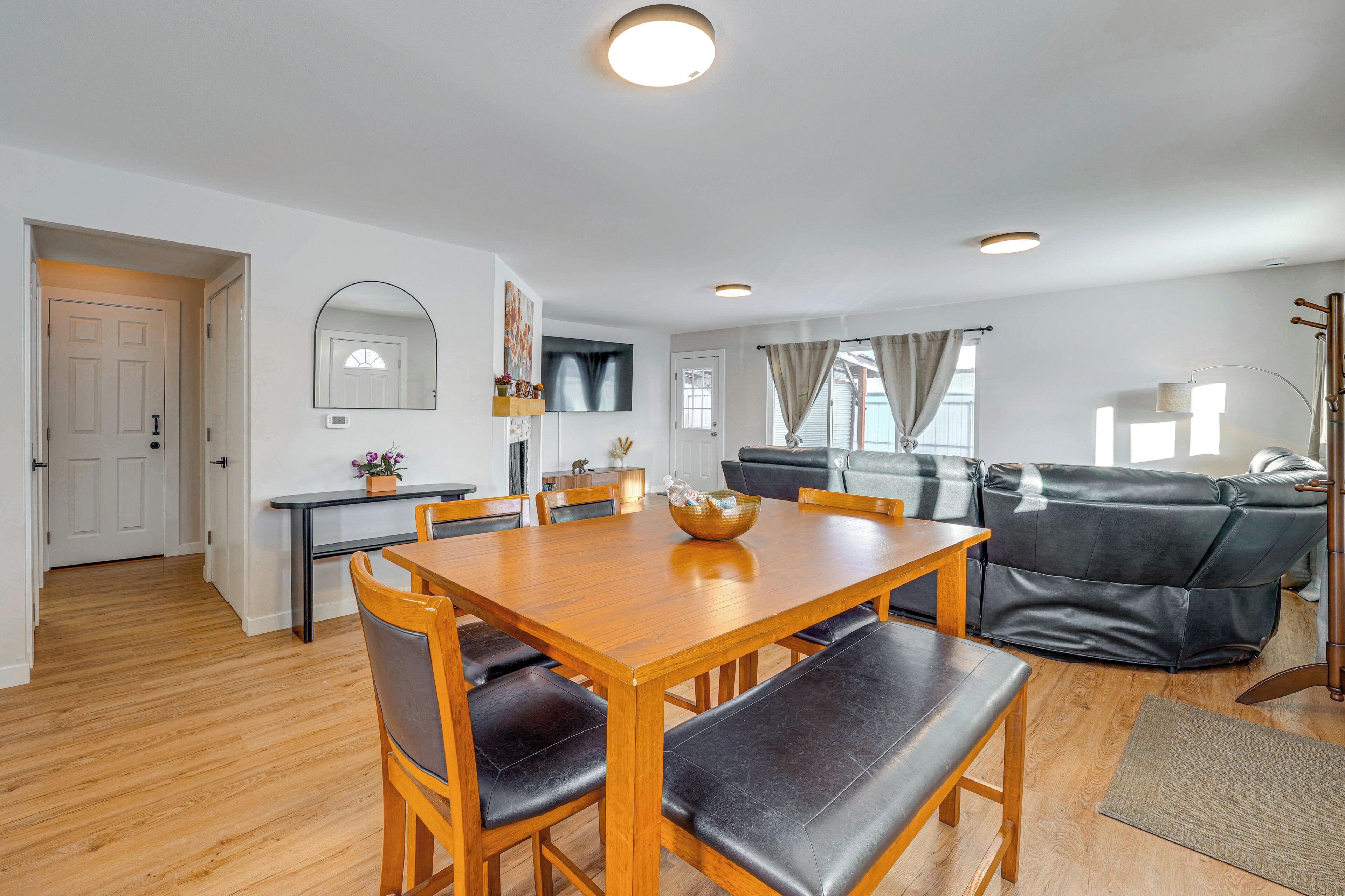 House (2 Bedrooms) | Interior