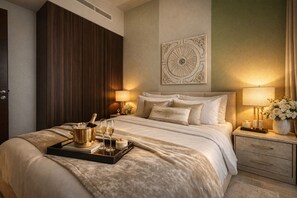 Deluxe Apartment, City View - High-Floor Luxury 1BR - Business Bay (Dubai)