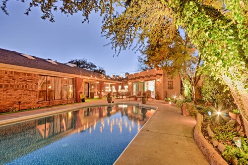 6 Mi to Texas Tech: Studio w/ Shared Pool & Grill